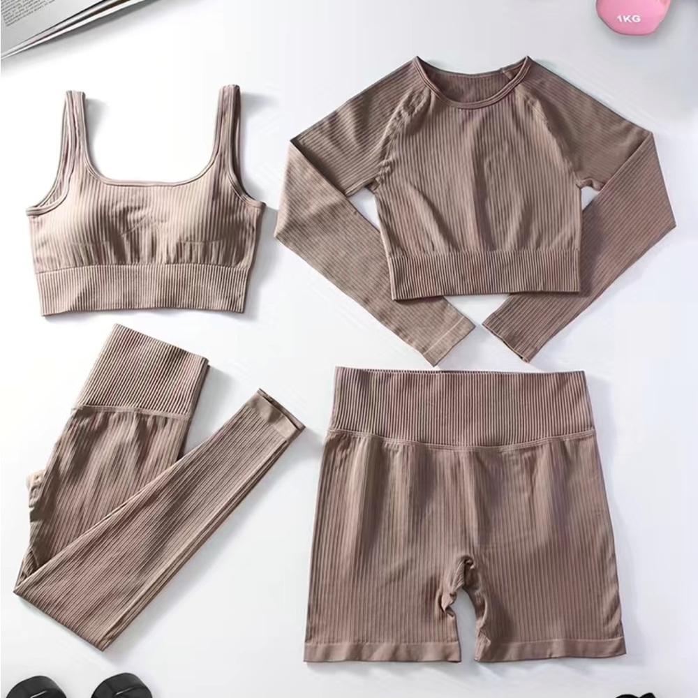 4 Piece Never Worn